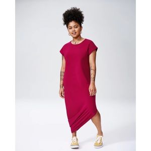 Universal Standard Iconic Petite Geneva Dress
Berry